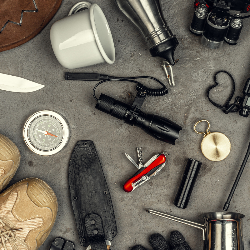 Zdjęcia sprzętu survival